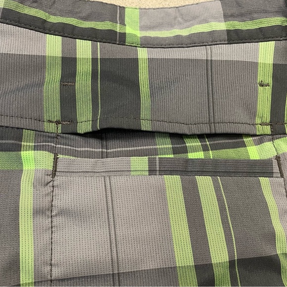 Men’s Izod Golf shorts - Picture 4 of 6